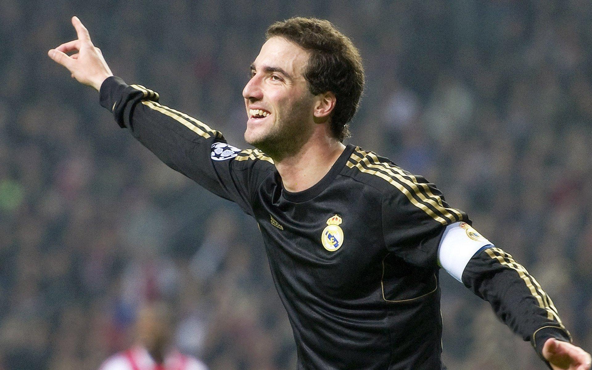 英超争冠白热化,曼城、阿森纳、利物浦上演三强逐鹿